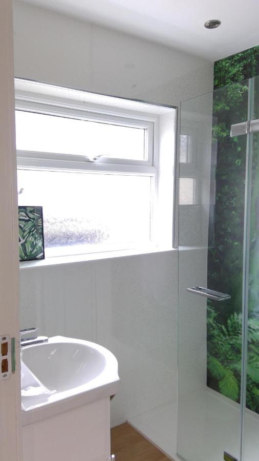 Luxury London Ensuite Double Room, Park Free, Tram-Train! ميتشام المظهر الخارجي الصورة