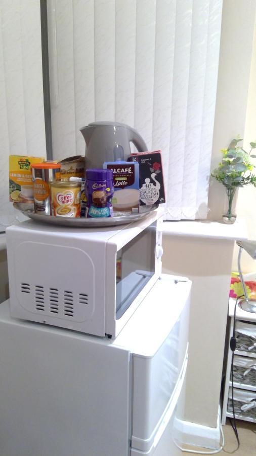 Luxury London Ensuite Double Room, Park Free, Tram-Train! ميتشام المظهر الخارجي الصورة