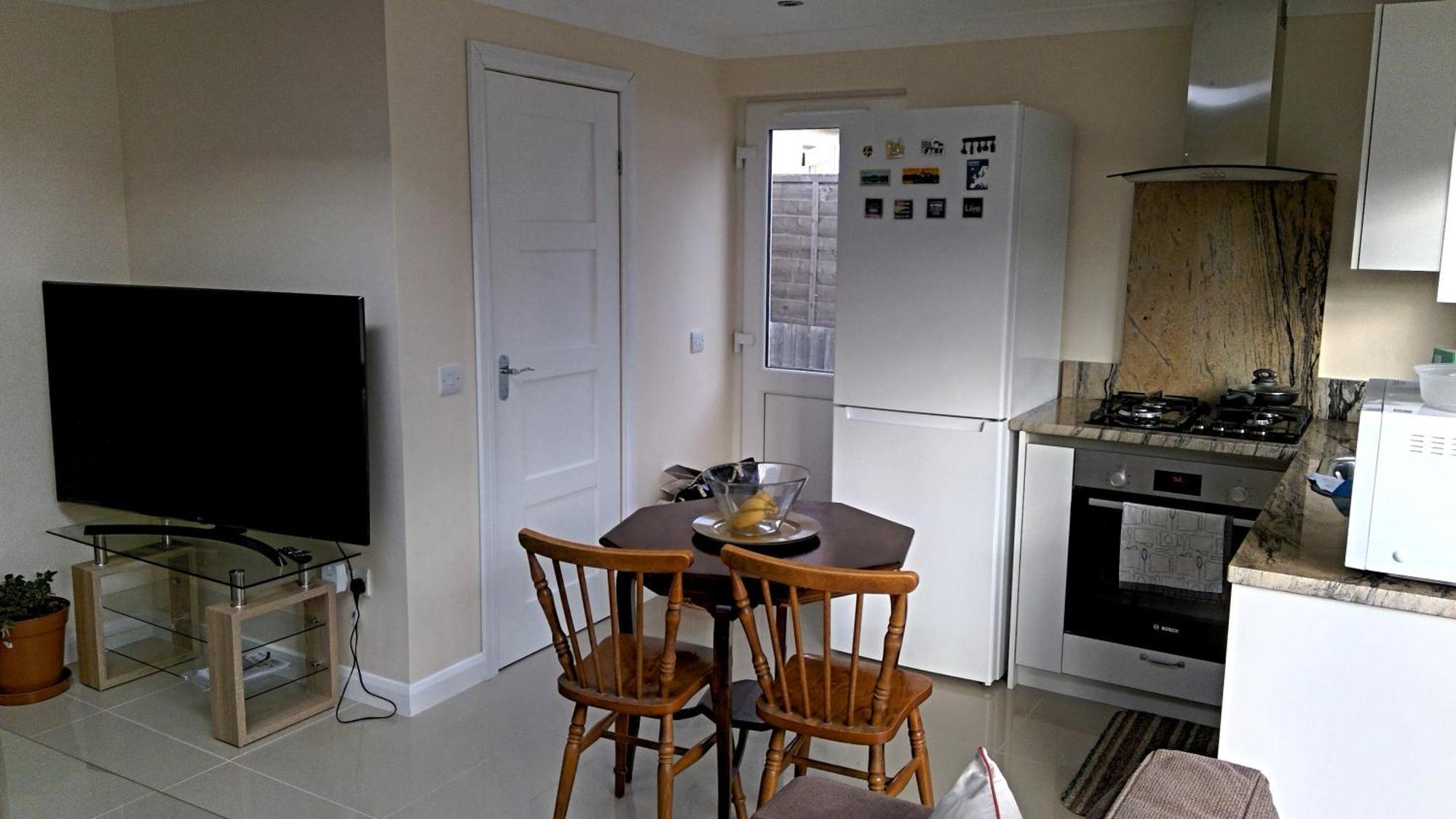 Luxury London Ensuite Double Room, Park Free, Tram-Train! ميتشام المظهر الخارجي الصورة
